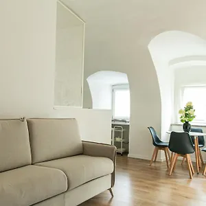 https://casa-di-beppe.italymilanhotels.net